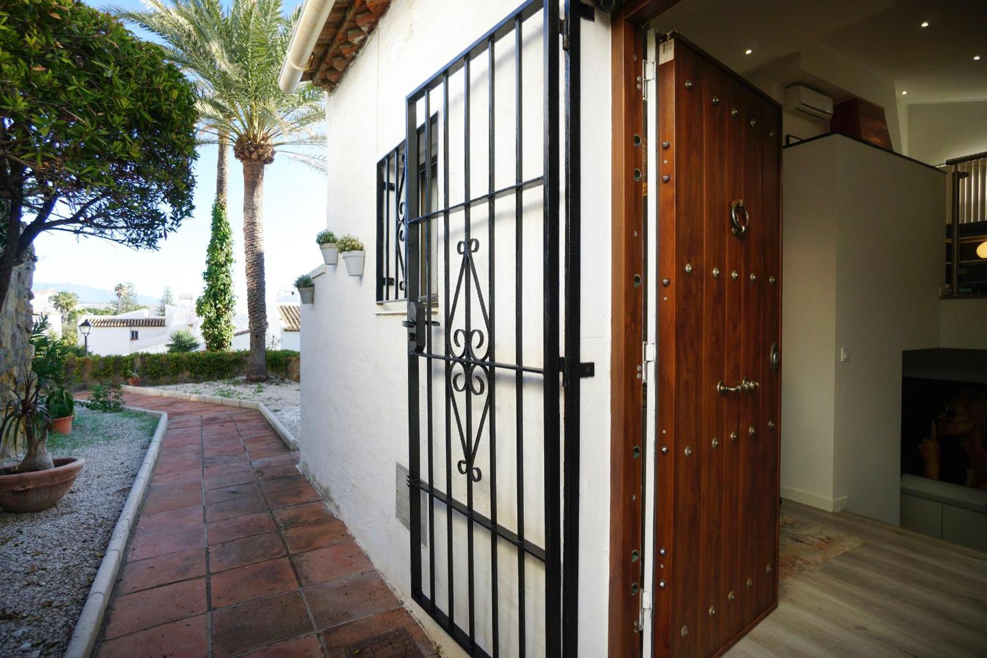 Beachhouse Galore Estepona Luaran gambar